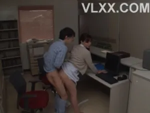 đang khuyên trách mắn Ông chồng của bạn thân về việc ngoại tình… thì lại nhìn thấy củ khoai anh ấy