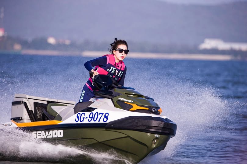Cho vợ đi địt nhau để lấy tiền trả nợ