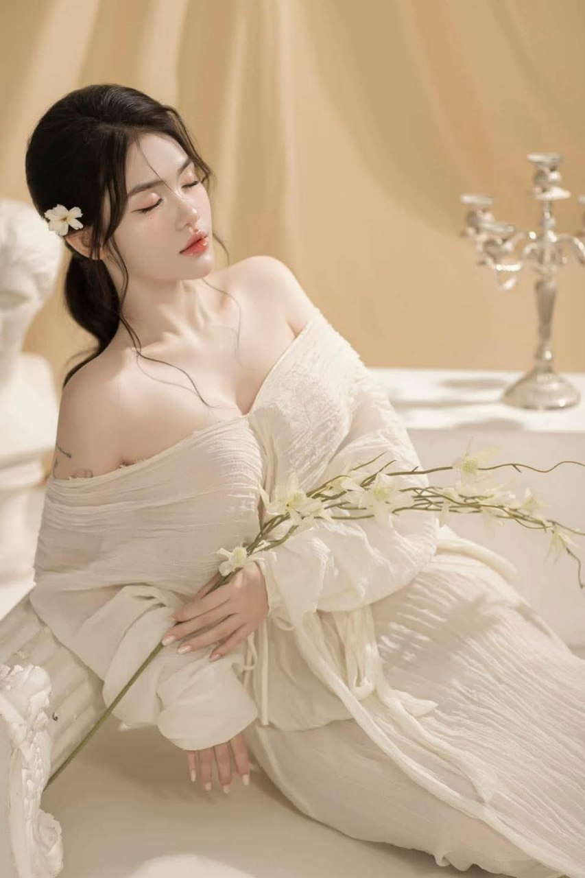 Cô đầu bếp trong nhà máy rất ngon