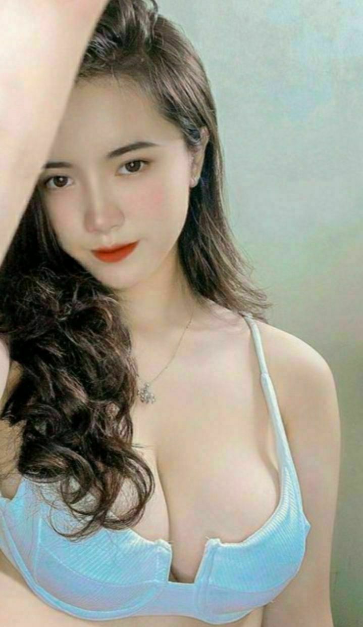 Bóp vú dì họ